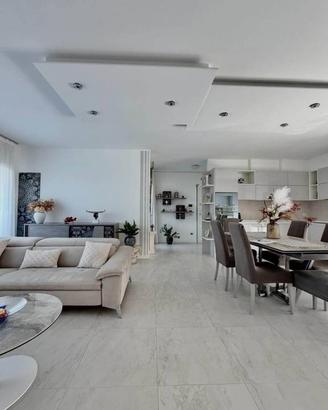Attico / Mansarda di 148 m² con 4 locali e box aut