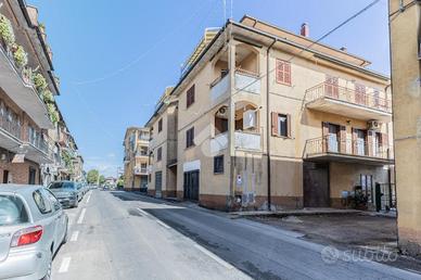 5 LOCALI A VEJANO