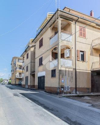 5 LOCALI A VEJANO