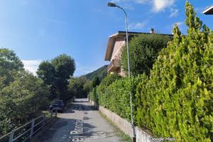 Trilocale a Esino Lario con balcone e posto auto