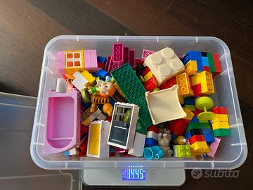 2.5kg circa di lego