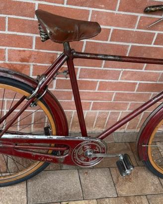 Bicicletta cerchi ruote in legno anno 1912
