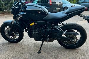 Yamaha MT-07 2023 - solo 6.000km - perfetta!