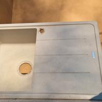 Lavandino incasso in Fragranite della Franke 78x50