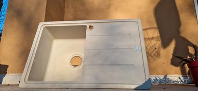 Lavandino incasso in Fragranite della Franke 78x50