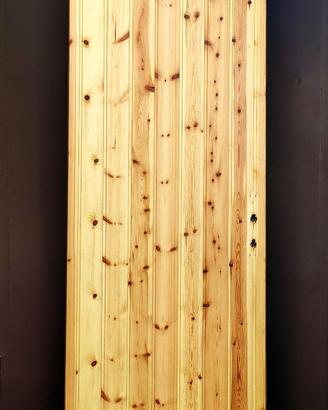 Porta perlinata in legno di pino