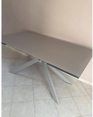 Tavolo in vetro
