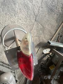 Fanale posteriore honda sh 125/150 anno 2000/2004