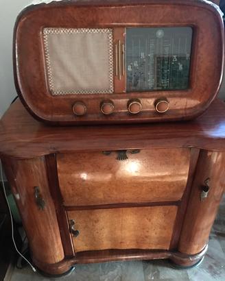 Radio d’epoca a valvole