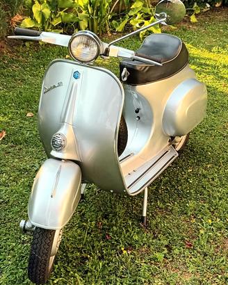 Vespa 50 R Faro tondo Epoca anno 1970