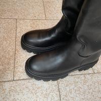 Stivaletti alti e chic