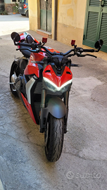 Ducati Streetfighter V2