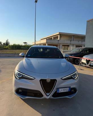 Alfa Romeo Stelvio 2.2 Turbodiesel 190 CV AT8 RWD 