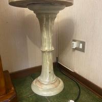 colonna in onice con pianale in onice