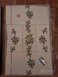 Lenzuola matrimoniale+ 2 federe  ricami fiorentini