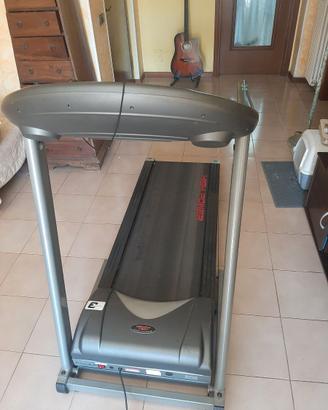 Tapis roulant pieghevole e inclinabile