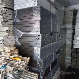 scaffali  scaffalature  a bullone e incastro 