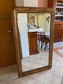 Specchio con cornice dorata vintage