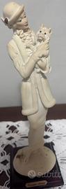 Rara Statuetta Lady Con Cane Di G Armani