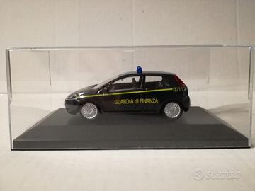 MODELLO FIAT GRANDE PUNTO GUARDIA DI FINANZA