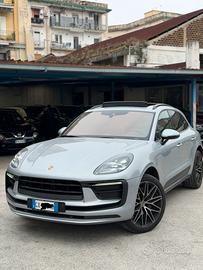 Porsche Macan MY24 tetto apribile 