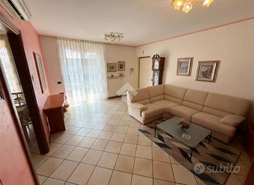 3 LOCALI A PAULLO
