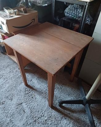 vecchio tavolino in legno 60x60 h 69cm