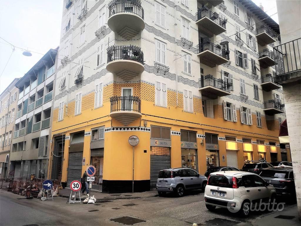 Attività / Licenza di 75 m² con 2 locali a Trieste