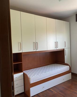 ARMADIO CON LETTO