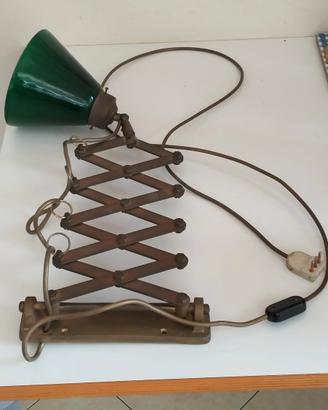 lampada in ottone molto pesante  A PANTOGRAFO