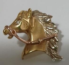 Testa di cavallo in oro 750 anni '80