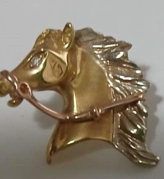 Testa di cavallo in oro 750 anni '80
