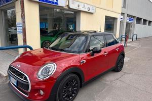 Mini 1.5 Cooper D 5 porte OK NEOPATENTATI TETTO AP