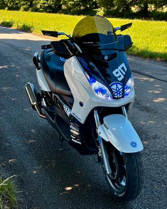 Yamaha Xmax 125