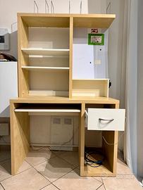 Scrivania IKEA Mikael con libreria – Perfetta per