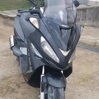 Frontale Malaguti Madison s 200 nero opaco