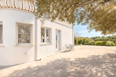 Piano terra pari al nuovo 300 metri dalla spiaggia