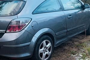 Opel Astra gtc 1.9  120 cv  8v