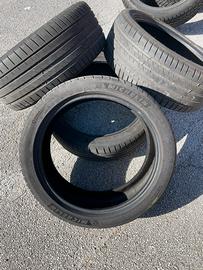 Treno pneumatici 225/45 R19 estivo e invernale