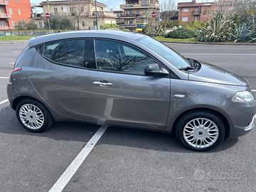 Lancia Ypsilon 2017 1.2 benzina 
