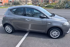 Lancia Ypsilon 2017 1.2 benzina 