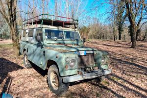 Land rover furgonato