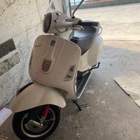 Vespa 300 gts