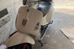 Vespa 300 gts