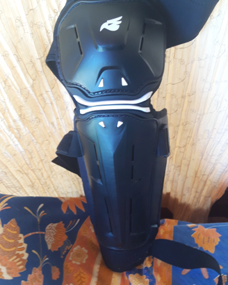 Ginocchiere con parastinch mtb motocross enduro