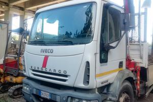 Eurocargo Iveco portata 95 QL con gru
