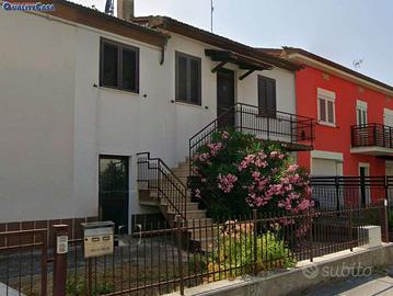 CASA A SCHIERA A CASTELPLANIO