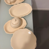 Set piatti e tazzine