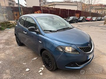 Lancia ypsilon del 2022 con 75000 km
