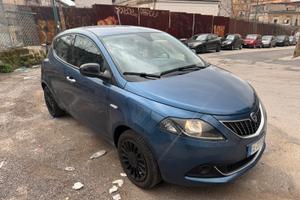 Lancia ypsilon del 2022 con 75000 km
